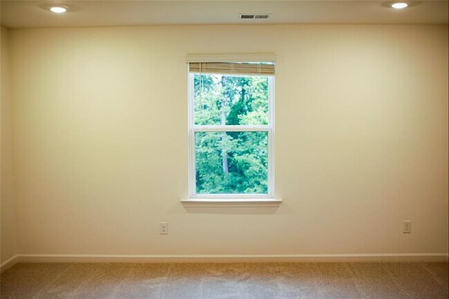 Building Photo - 129 Elijah St