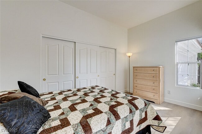Building Photo - 9244 Pitching Wedge Dr