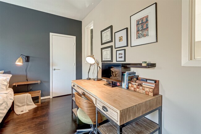 Building Photo - 4308 Lillian St
