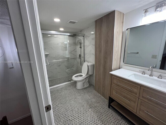 Building Photo - 773 SW 120th Way