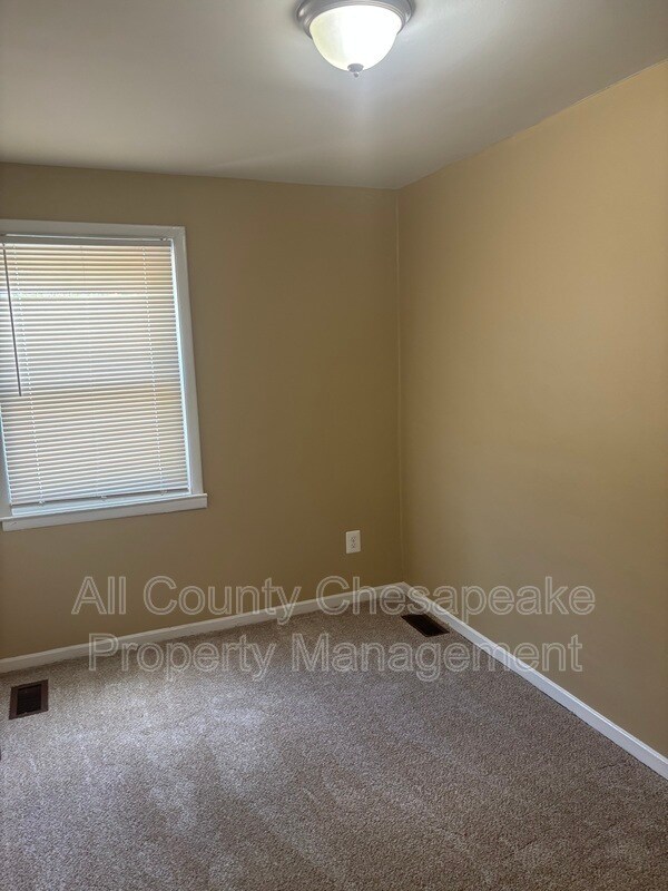 Building Photo - 2825 Eastshire Dr