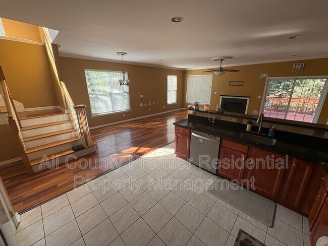 Building Photo - 74 Oxford Ct