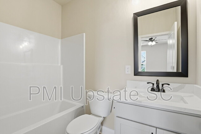 Building Photo - 107 Virginia Ave