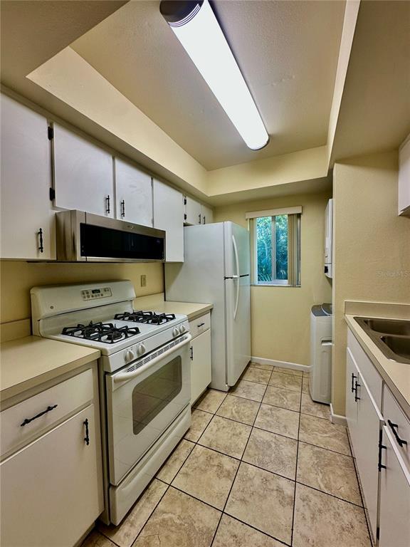 Building Photo - 630 Pavare Ct