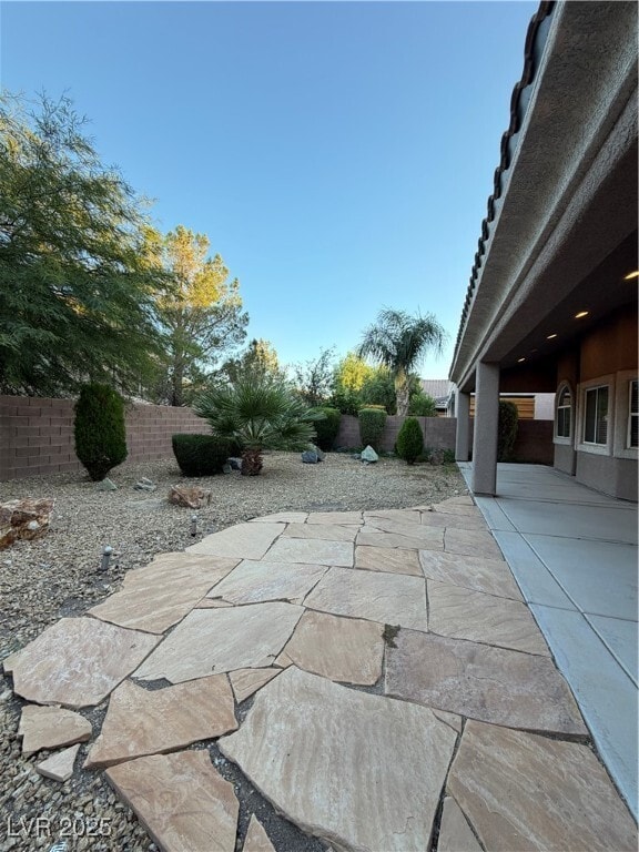 Building Photo - 1016 Bonitos Suenos St