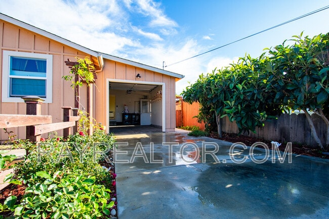 Building Photo - 40 Encina Ave