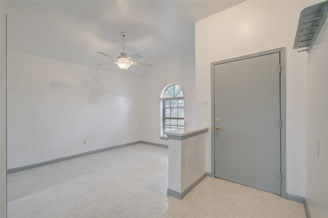 Building Photo - 2538 Knights Cir
