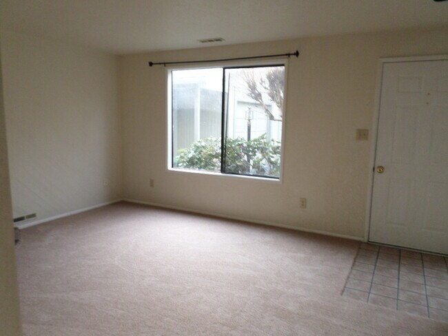 Building Photo - 1149 Progress Dr