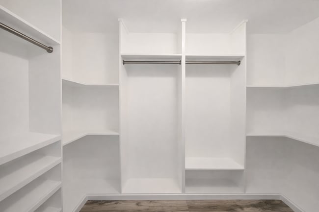 Building Photo - Executive 3 Bed Home with 3 Car Garage & Private Fenced Yard