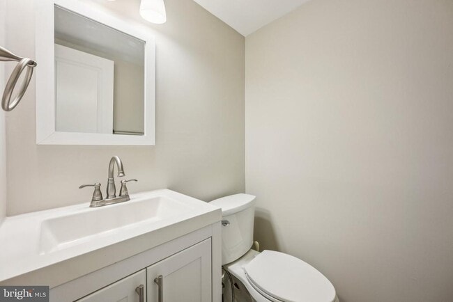 Building Photo - 7849 Briardale Terrace