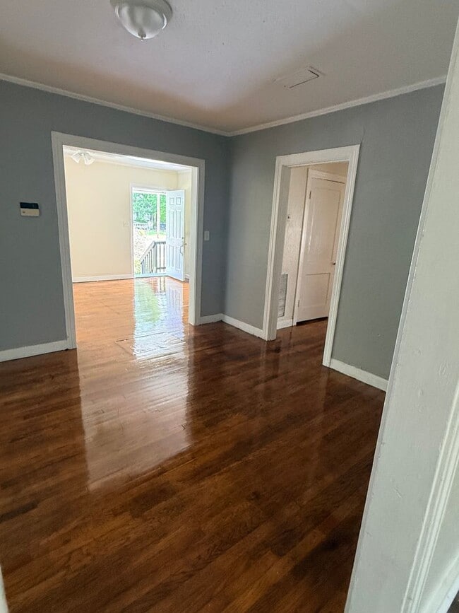 Building Photo - 2 Bedroom 1 Bathroom house In the Highland Historic District area