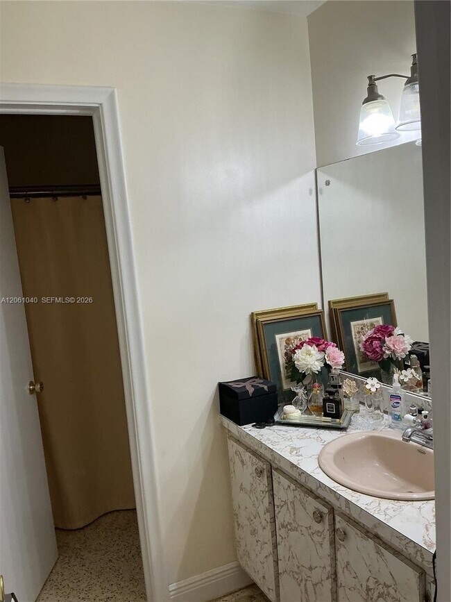 Building Photo - 2641 SW 117th Ct