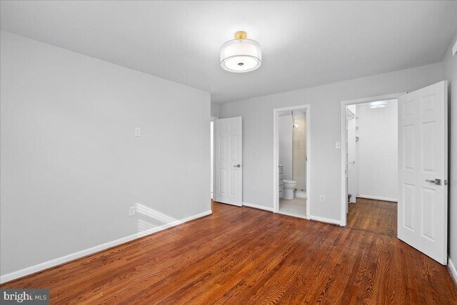 Building Photo - 7845 Brompton St