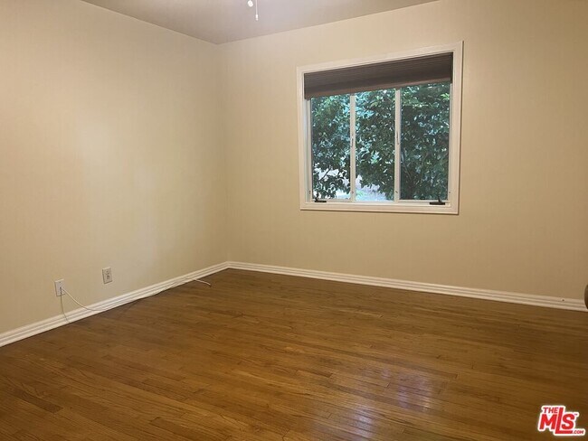 Building Photo - 214 Bellino Dr