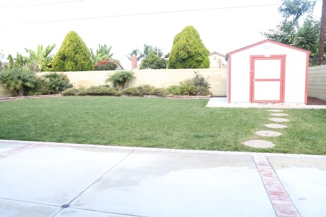 Building Photo - 9687 Azalea Cir