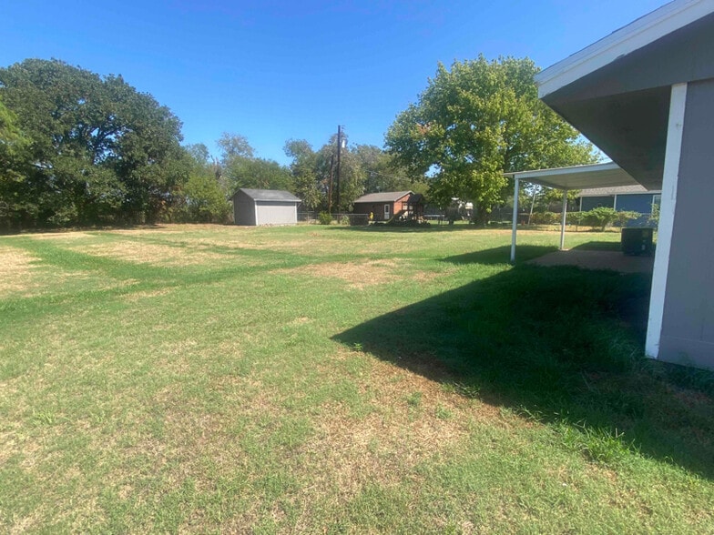 Building Photo - 574 J L Brazzil Loop