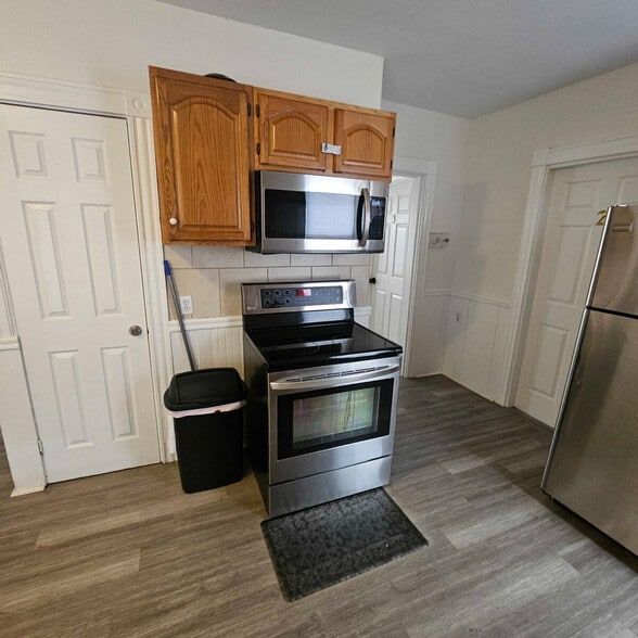 Building Photo - 25 Stevens St