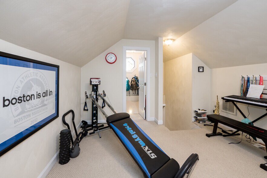 Building Photo - 338 W Olney Rd