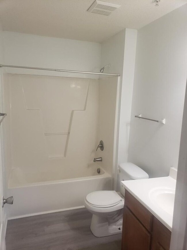 Building Photo - The Pointe