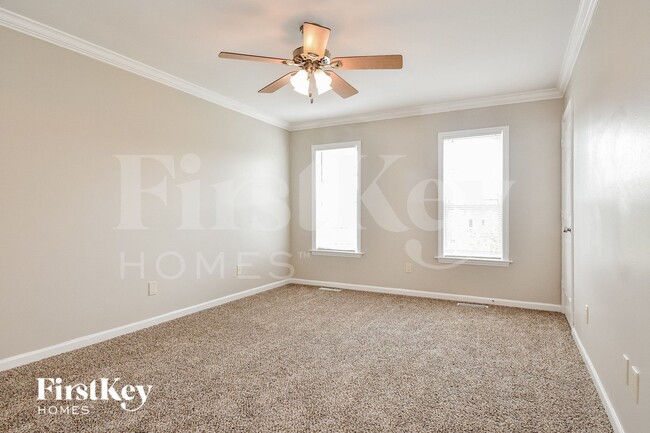 Building Photo - 6033 Old Plank Rd