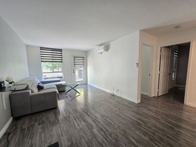 Building Photo - 5540 Lindo Paseo