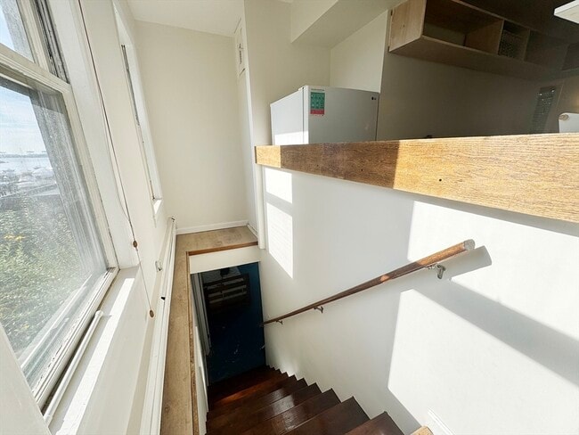 Building Photo - 253 Webster St