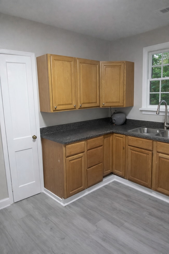 Building Photo - Cedar Drive