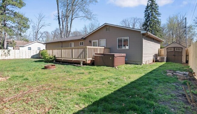 Building Photo - 733 Luna Ct