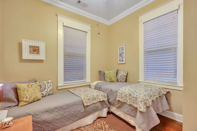 Building Photo - 524 E Duffy St