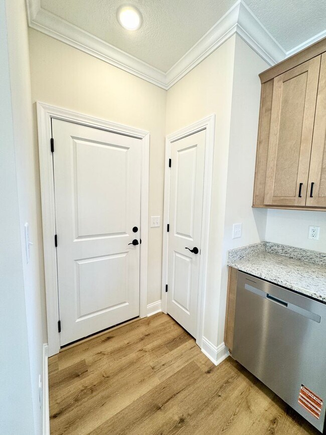 Building Photo - BEAUTIFUL BRAND NEW home!!! ??? 3 Bedrooms, 2.5 Baths with garage