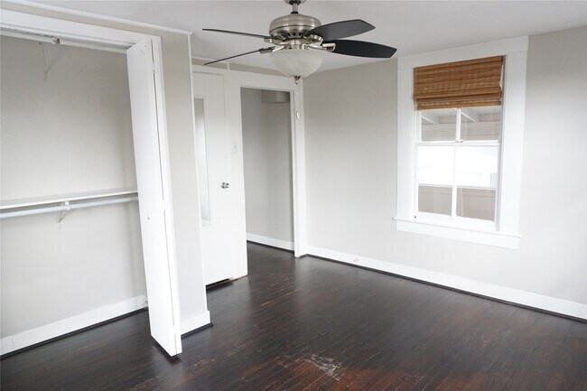 Building Photo - 1906 Ridgewood St