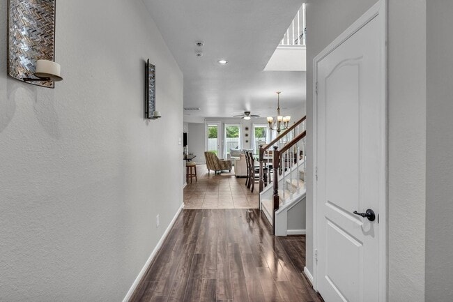 Building Photo - 4330 Lake Cypress Cir