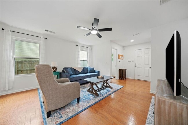 Building Photo - 151 Nacoochee Way