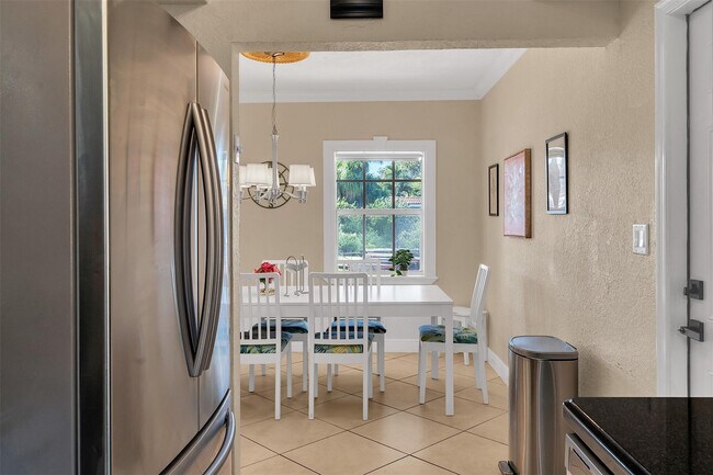 Building Photo - 3221 Seaward Dr