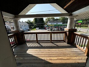 Building Photo - 1108 E Lake Rd