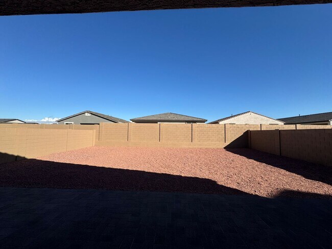 Building Photo - 7606 W Smoketree Dr