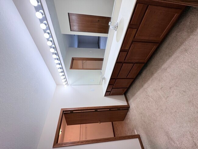 Building Photo - 1149 Alexandria Dr