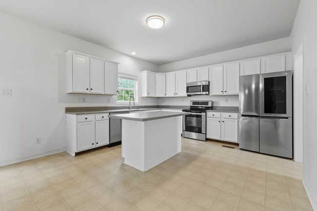 Building Photo - 22030 Lake Jordan Dr