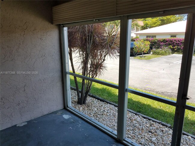 Building Photo - 8605 W Sample Rd