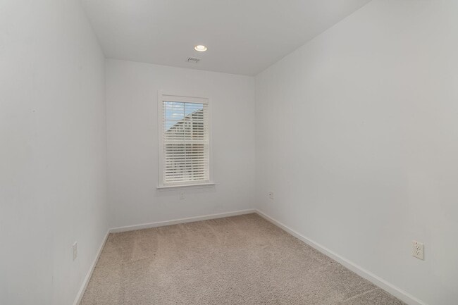 Building Photo - 66 Avery Wy