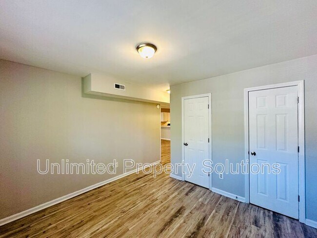 Building Photo - 211 Sunn Aire Ct
