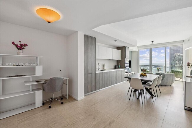 Building Photo - 2900 NE 7th Ave