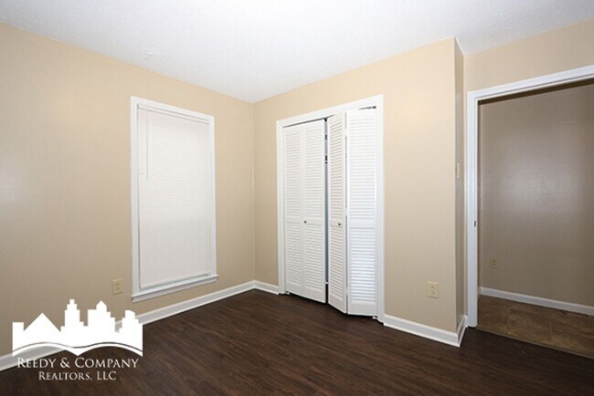 Building Photo - Welcome to 3132 Rosebay!