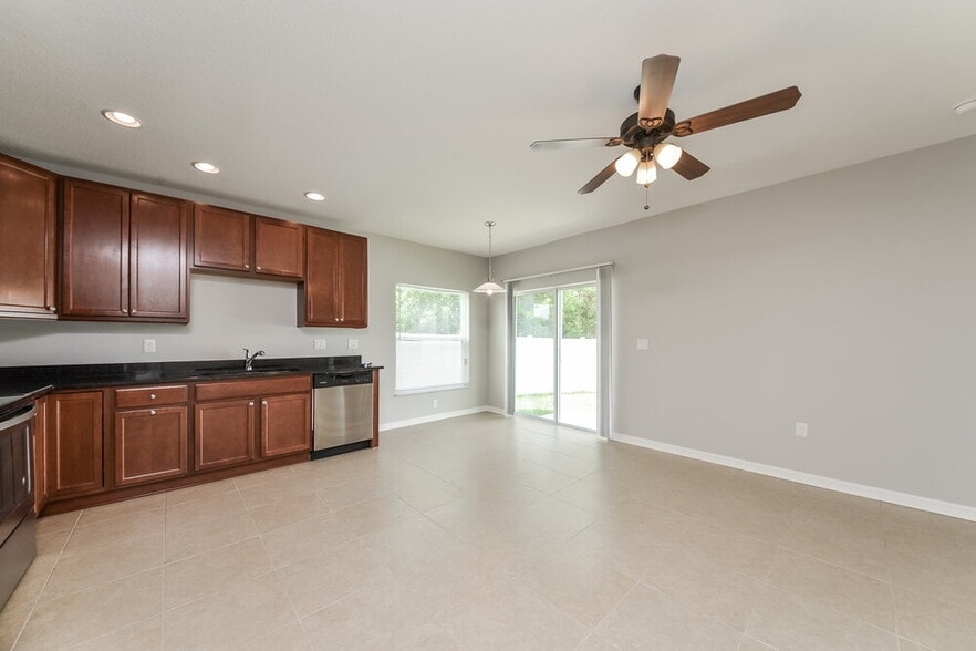 Building Photo - 3309 13th St E