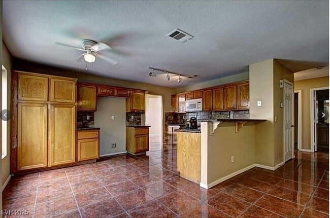 Building Photo - 5115 Blossom Ave