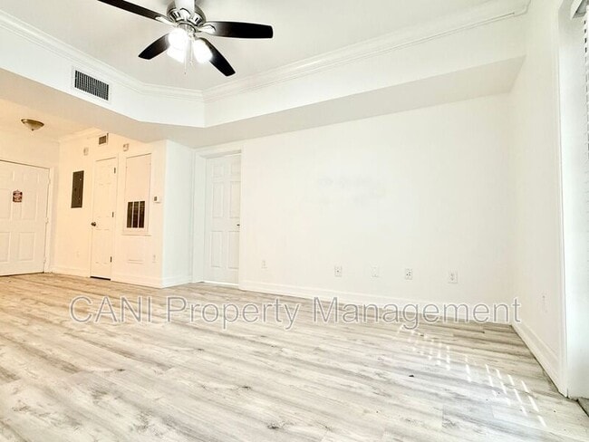 Building Photo - 202 E South St