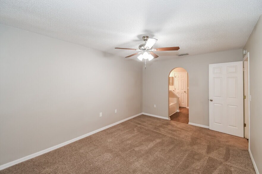 Building Photo - 2668 Lantana Lakes Dr W