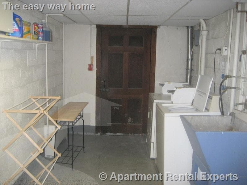 Building Photo - 48 Kirkland St