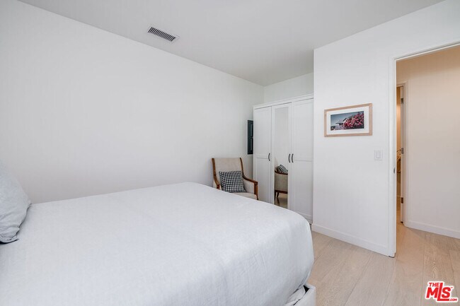 Building Photo - 134 La Plata