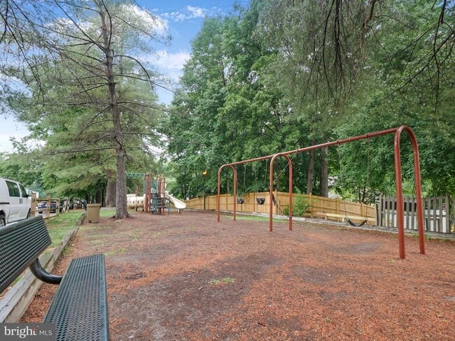Building Photo - 7807 Groveland Square